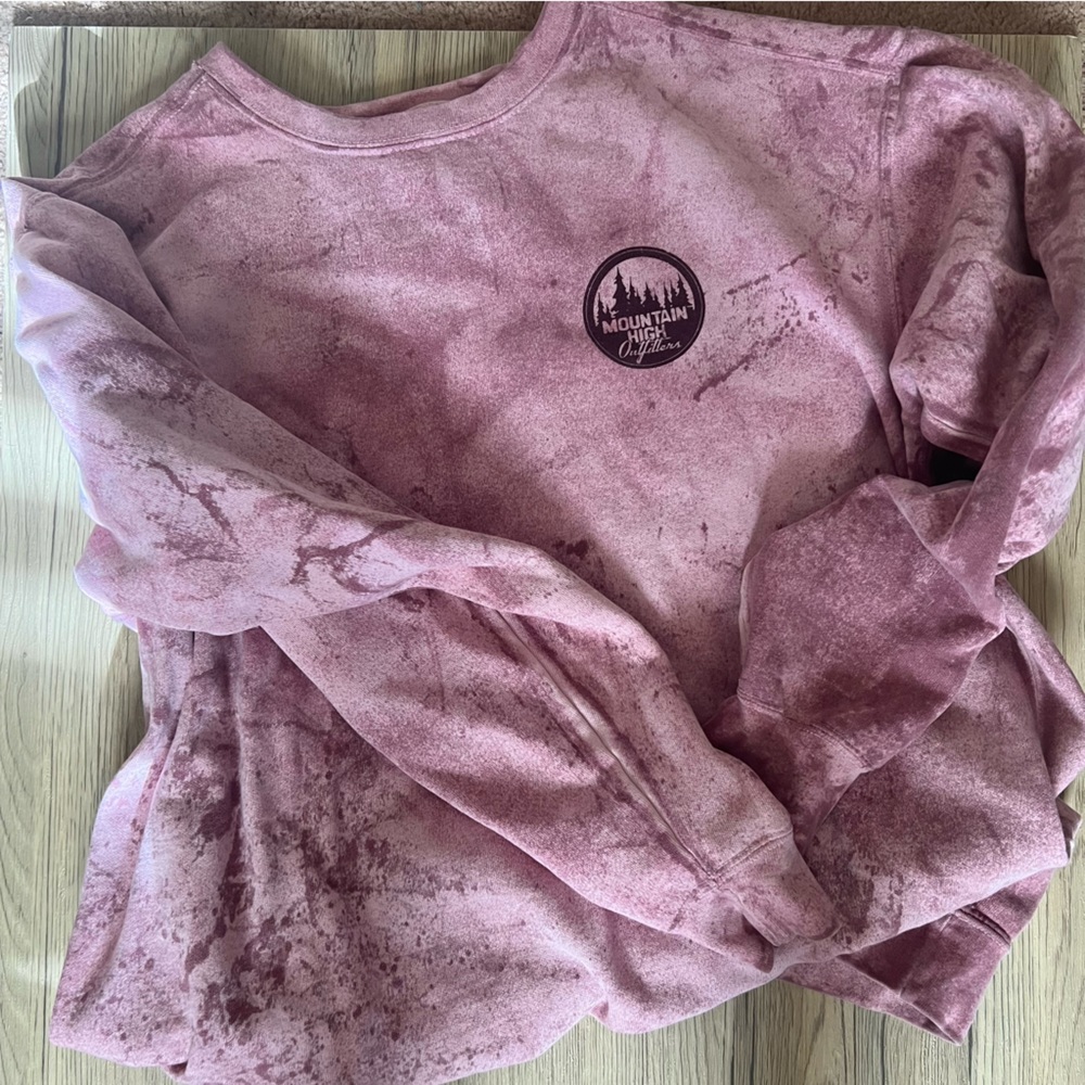 Mountain high outfitters sweatshirt